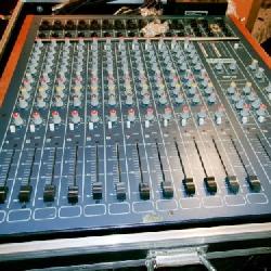 ALLEN HEATH MIXER