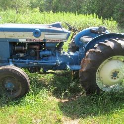 Ford 3000 Tractor w/ Grader Blade