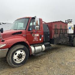 60987 2013 International DuraStar 4300 SBA Asphalt Truck img1
