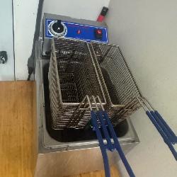 Globe fryer countertop