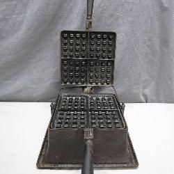 Antique Cast Iron Wagner Waffle Maker