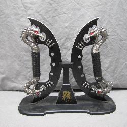 Dragon-Themed Dual Blade Knife Set