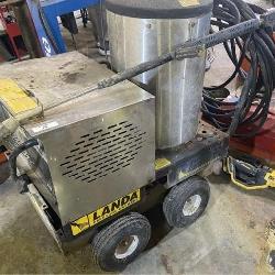 Landa VHW4-2000 Portable Pressure Washer