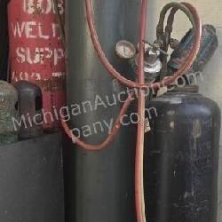 Welding Gas Cylinder & Regulator Lot