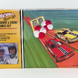 Hot Wheels Classics Mongoose and Snake Drag Race Track Set H9604