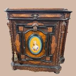EXCEPTIONAL WALNUT RENAISSANCE VICTORIAN CREDENZA