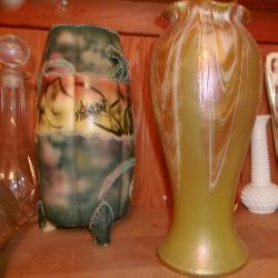 LOTEZ FEATHER VASE