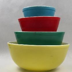 4 Pyrex Primary Color Nesting Bowls