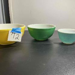 Vintage Pyrex Nesting Mixing Bowl Set Featuring Classic Colored Opalware