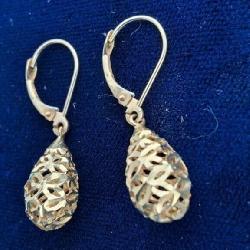 14 K gold earrings .087 ounce
