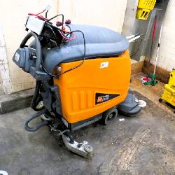 Taski Swingo 1650 Floor Machine