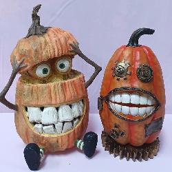 548 - BETHANY LOWE COLLECTION STEAMPUNK PUMPKINS