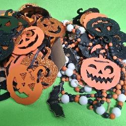 548 - MIXED LOT OF PUMPKINS & WOODEN BEAD SWAGS