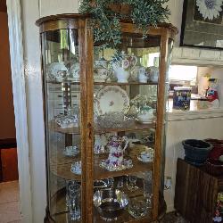 China Cabinets/Tea Sets/Crystal Glassware