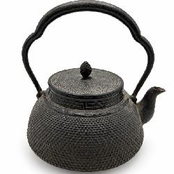 Iwachu Nambu Tekki Arare Cast Iron Tetsubin Kettle